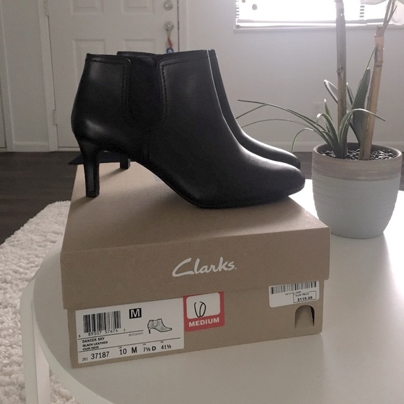 clarks dancer sky boots